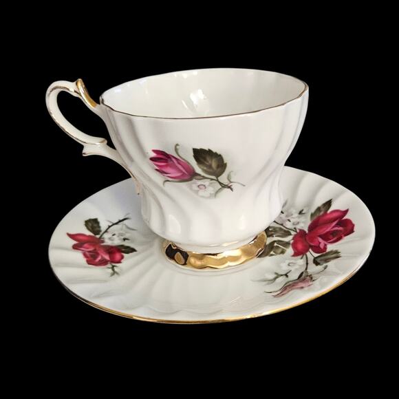 Queen Anne Bone China England Rose Teacup & Saucer Set Gold Trim - Picture 4 of 9